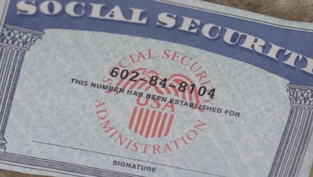 The Distinction Between a Genuine and Fake Social Security Card
