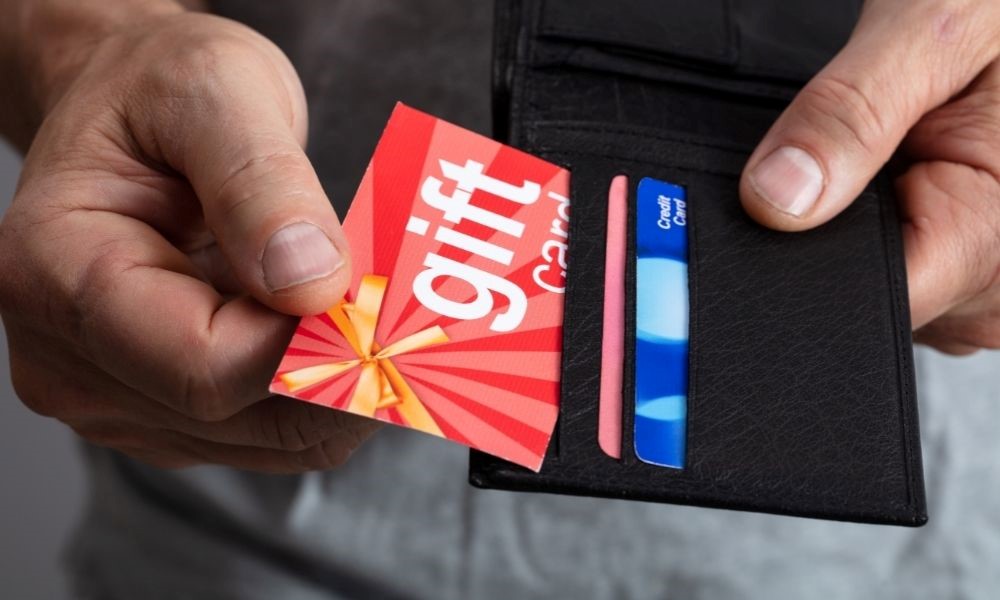 How can you select gift cards that match different personalities?